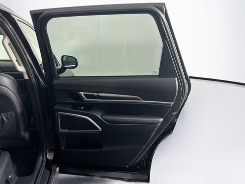 Used 2025 Kia Telluride S FWD image 33