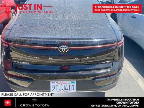 Used 2024 Toyota Crown AWD/4WD image 5