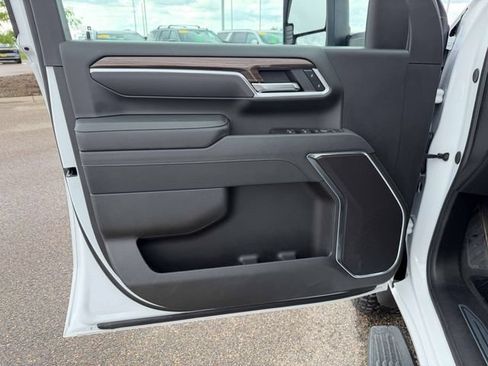 Used 2025 Chevrolet Silverado 2500 LT w/ Convenience Package AWD/4WD image 24