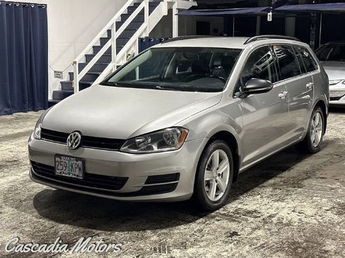 Used 2015 Volkswagen Golf TDI S FWD image 3