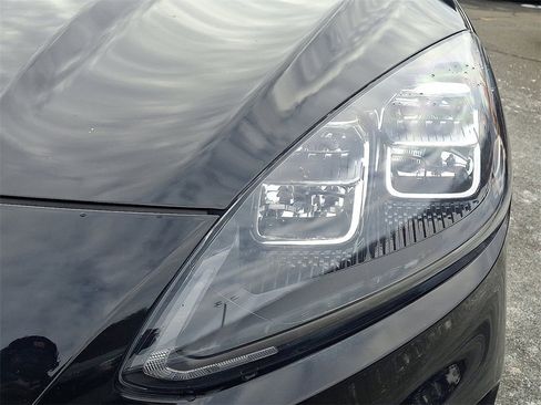 Certified 2022 Ford Escape Titanium w/ Titanium Elite Package image 9