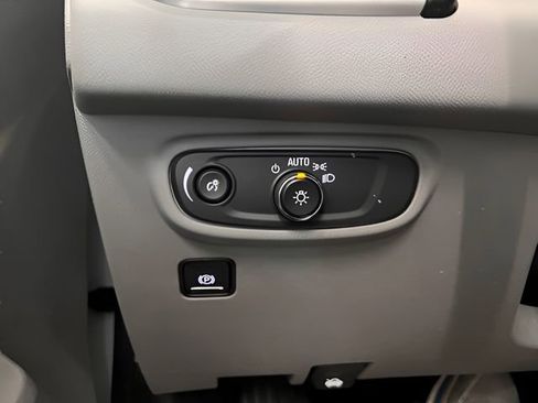 Used 2022 GMC Terrain SLE w/ Driver Convenience Package image 19