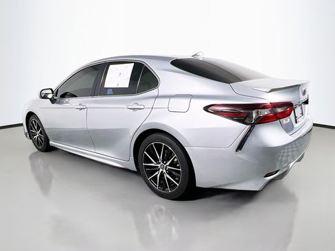 Used 2023 Toyota Camry SE FWD image 8