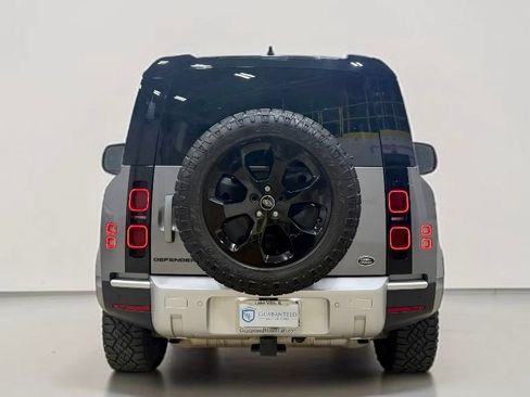 Used 2022 Land Rover Defender 110 S AWD/4WD image 21