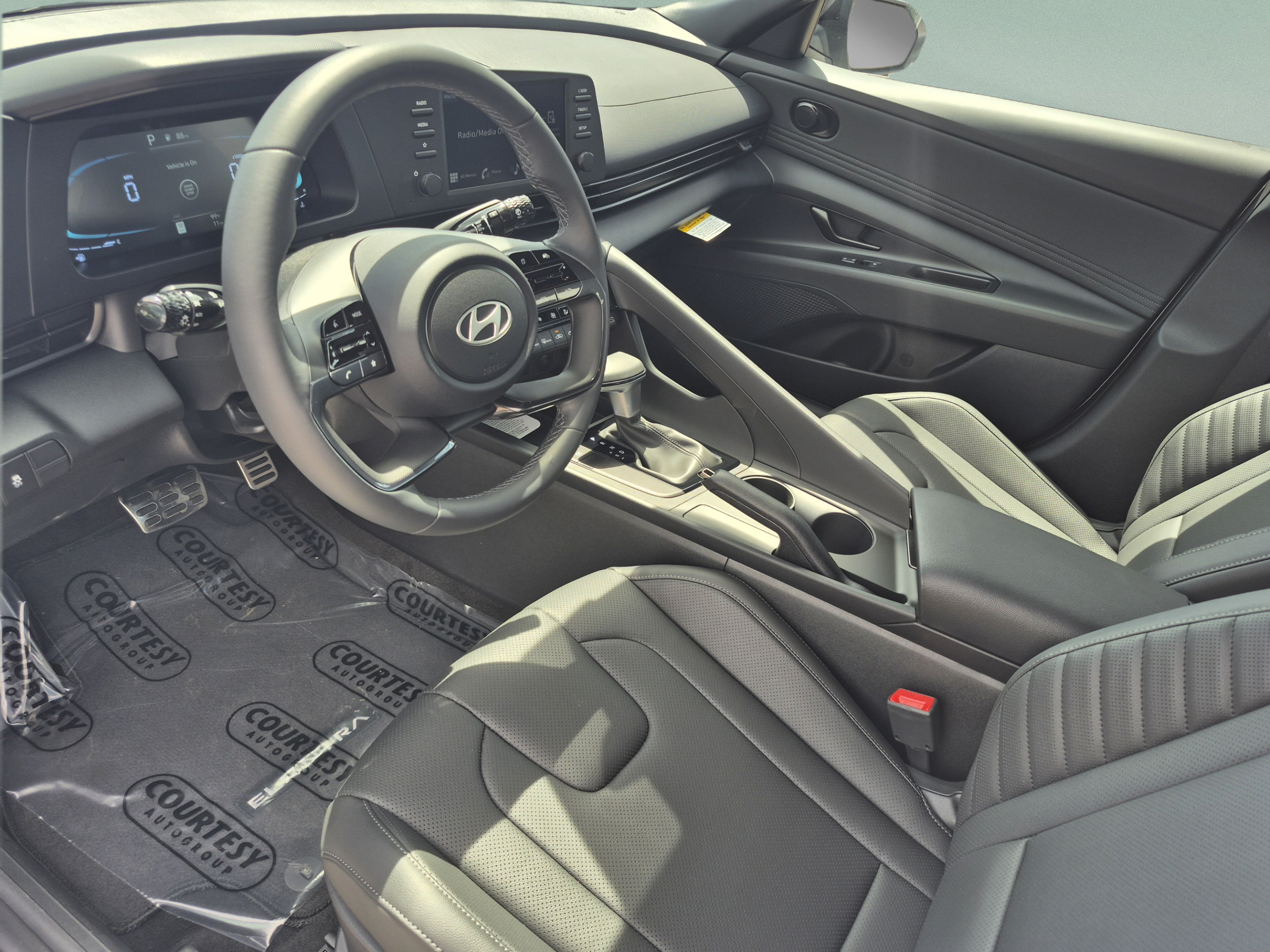 New 2026 Hyundai Elantra SEL Sport FWD image 17