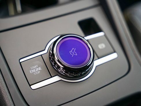 New 2025 Volkswagen Tiguan SE image 17