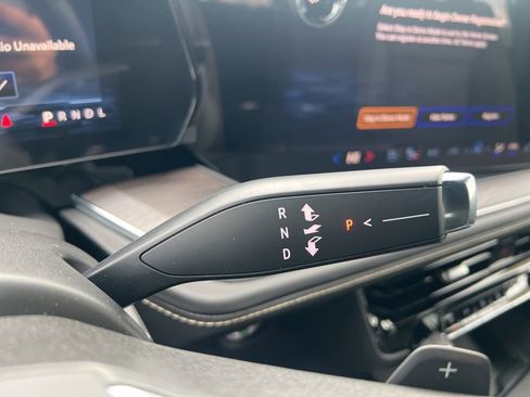 New 2026 Chevrolet Suburban Premier image 12