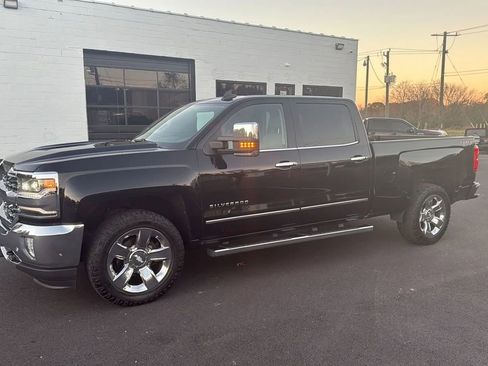 Used 2018 Chevrolet Silverado 1500 LTZ w/ LTZ Plus Package image 4