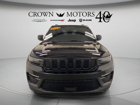 Used 2023 Jeep Grand Cherokee Limited w/ Black Appearance Package AWD/4WD image 10