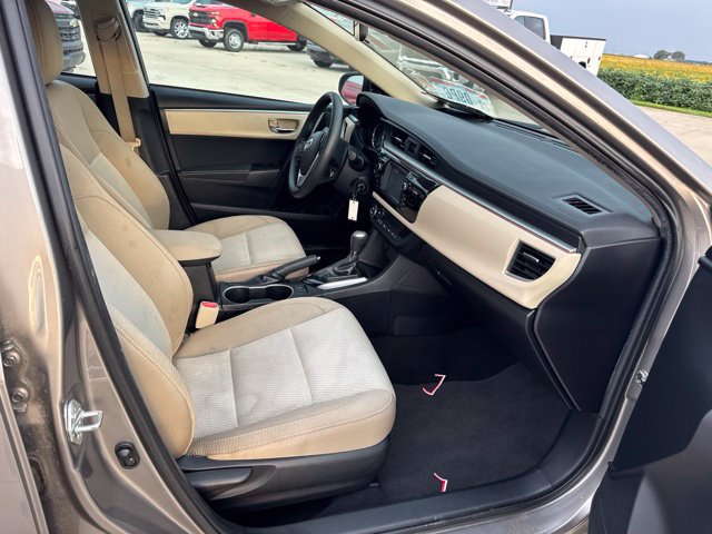 Used 2016 Toyota Corolla LE FWD image 7