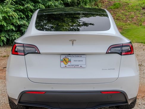 Used 2021 Tesla Model Y Long Range AWD/4WD image 4