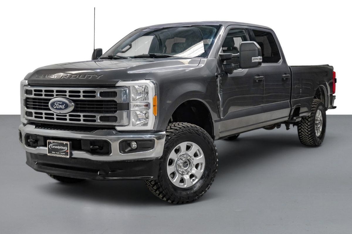 Used 2023 Ford F350 XLT w/ 360-Degree Camera Package AWD/4WD image 4