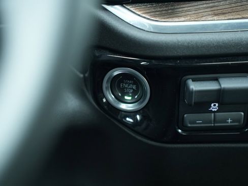 Used 2025 Chevrolet Silverado 1500 LT image 37