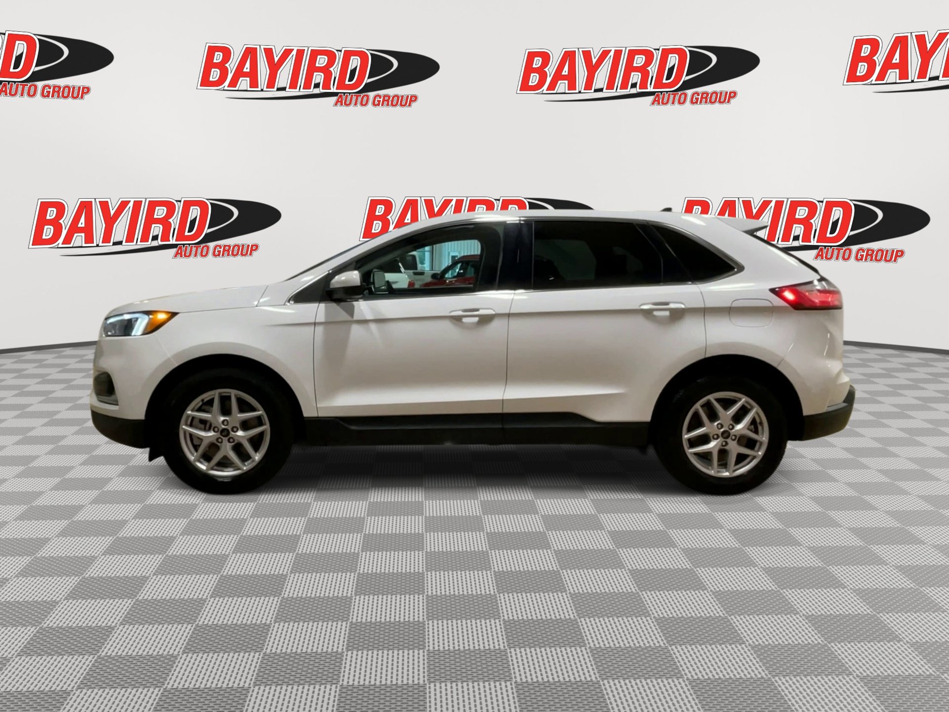 Used 2024 Ford Edge SEL AWD/4WD image 5