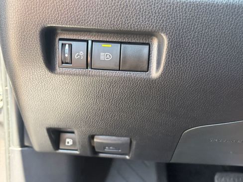 Used 2024 Toyota RAV4 XLE AWD/4WD image 23