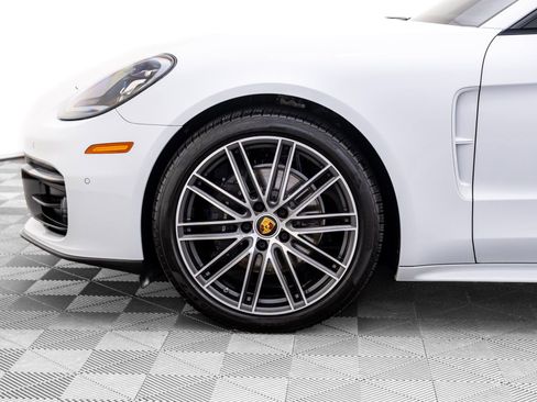 Used 2023 Porsche Panamera 4 Platinum Edition image 35