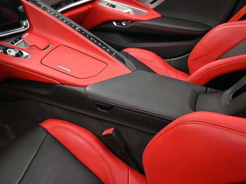 Used 2022 Chevrolet Corvette Stingray Premium Conv w/ Z51 Performance Package RWD image 18