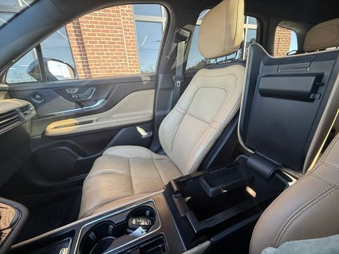 Used 2022 Lincoln Corsair Grand Touring w/ Elements Technology Bundle image 27