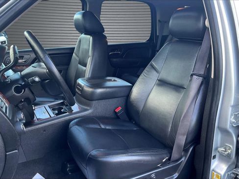 Used 2012 Chevrolet Tahoe LTZ AWD/4WD image 19
