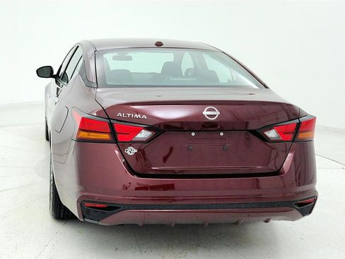 Used 2025 Nissan Altima 2.5 SV image 3