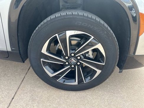 Used 2025 Buick Enclave Sport Touring image 9