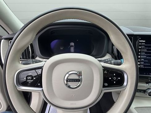 Used 2023 Volvo XC60 B5 Plus w/ Climate Package image 11