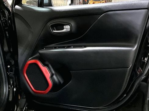 Used 2020 Jeep Renegade Trailhawk image 22