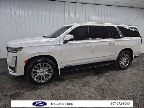 Used 2022 Cadillac Escalade ESV Premium Luxury image 6