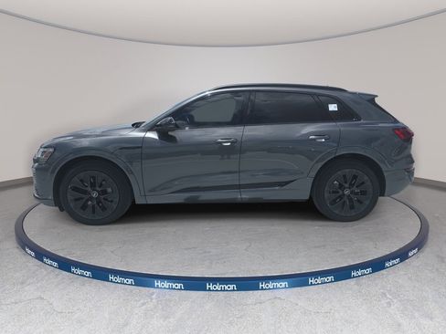 Used 2024 Audi Q8 e-tron Prestige w/ Prestige Package AWD/4WD image 9