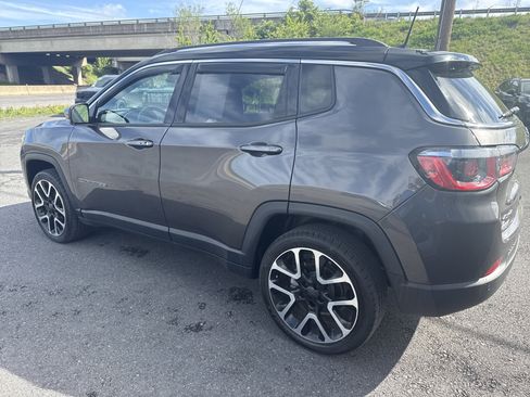 Used 2019 Jeep Compass Limited w/ Advanced Safety Group AWD/4WD image 7