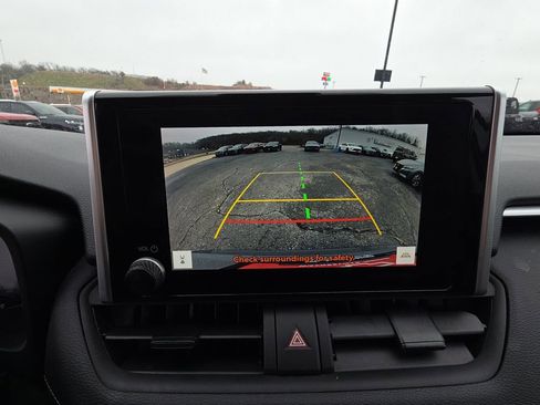 Used 2025 Toyota RAV4 XLE FWD image 22