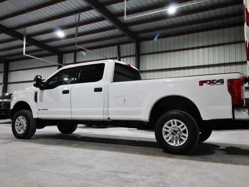 Used 2017 Ford F350 XLT w/ XLT Value Package AWD/4WD image 7