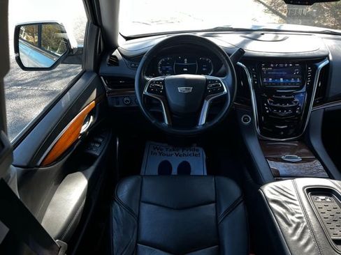 Used 2016 Cadillac Escalade Luxury AWD/4WD image 34