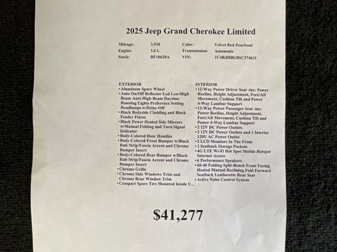 Used 2025 Jeep Grand Cherokee Limited w/ Luxury Tech Group II AWD/4WD image 32