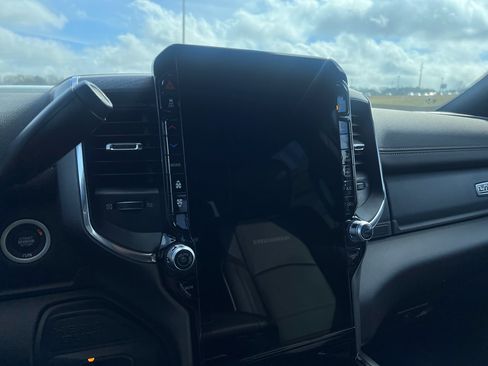 New 2026 RAM 2500 Laramie AWD/4WD image 24