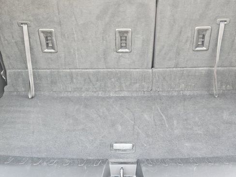 Used 2023 Chevrolet Traverse LT image 33