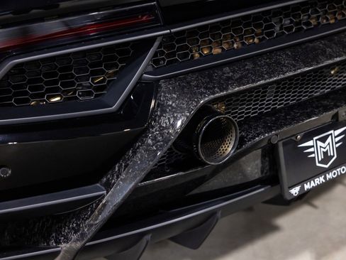 Used 2018 Lamborghini Huracan Performante image 16