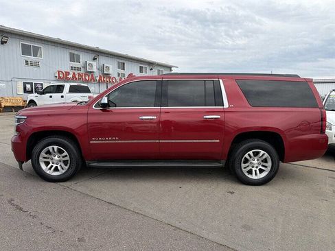 Used 2015 Chevrolet Suburban LT w/ Luxury Package AWD/4WD image 3