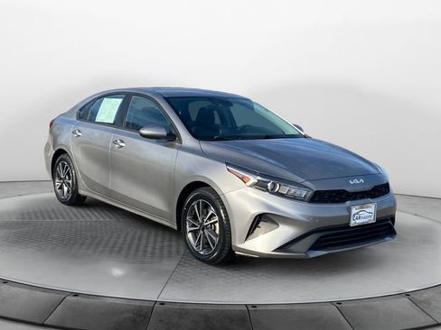 Used 2023 Kia Forte LXS image 7