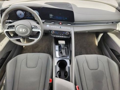 Used 2025 Hyundai Elantra SEL image 26