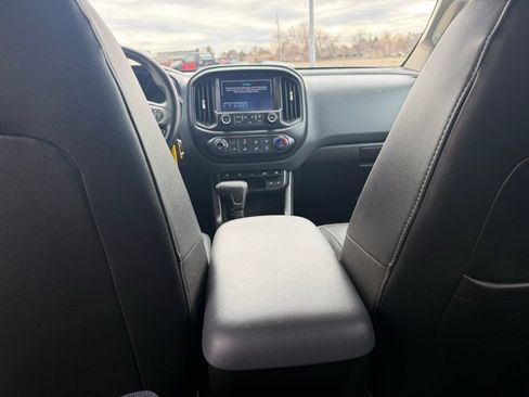 Used 2015 Chevrolet Colorado Z71 w/ LPO, Bed Protection Package image 40