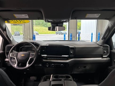 Used 2024 Chevrolet Silverado 1500 LT AWD/4WD image 11