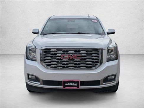 Used 2018 GMC Yukon XL Denali image 2