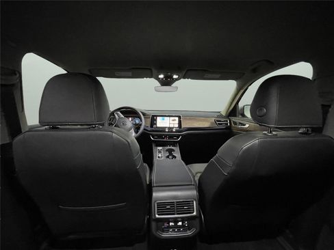 New 2026 Volkswagen Atlas SE image 17