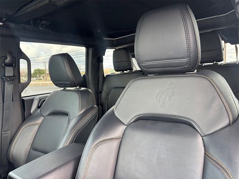 Used 2023 Ford Bronco Badlands image 8