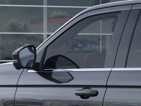 New 2025 Ford Expedition Active image 20