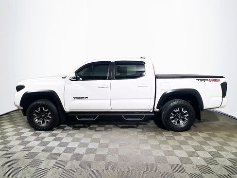 Certified 2023 Toyota Tacoma TRD Off-Road w/ Technology Package AWD/4WD image 4