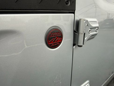 Used 2023 Jeep Gladiator Rubicon w/ Cold Weather Group image 10