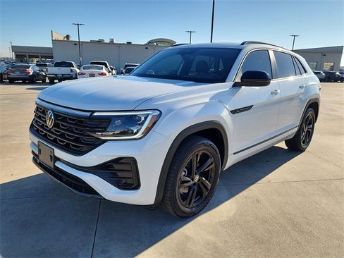 Certified 2025 Volkswagen Atlas Cross Sport SEL R-Line image 8