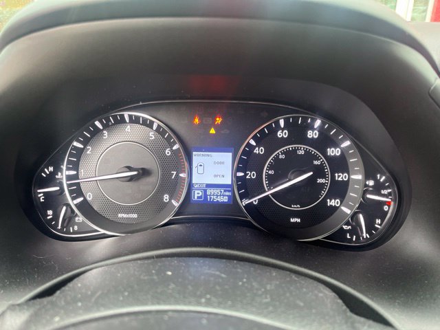 Used 2019 Nissan Armada Platinum w/ Captain's Chairs Package RWD image 8